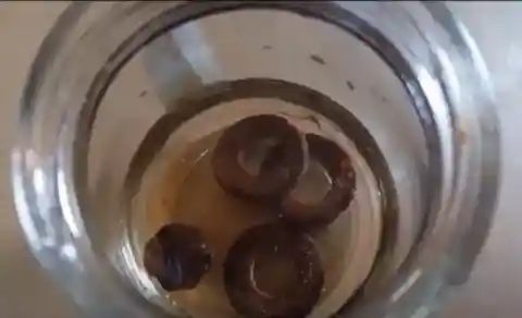 Clean Your Keyboard with Post-it Notes