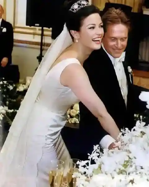 Michael Douglas – Diandra Luker | Now