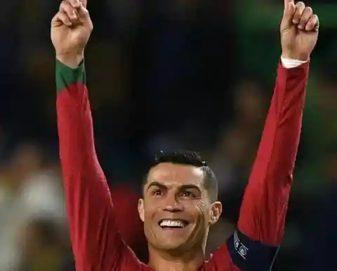 Which Portuguese team did Cristiano Ronaldo play for before signing for Manchester United?