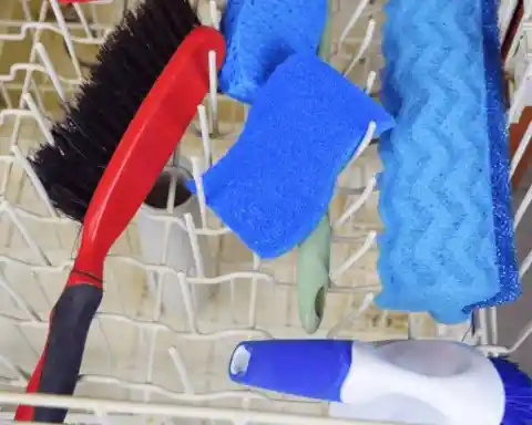 Wash cleaning brushes