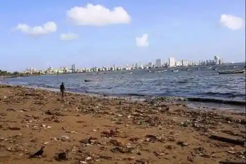 CHOWPATTY BEACH, INDIA