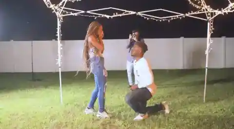 すべての背後にある真実