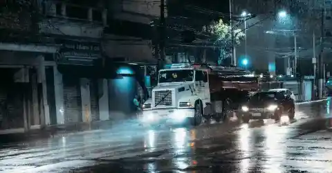 トラック運転手