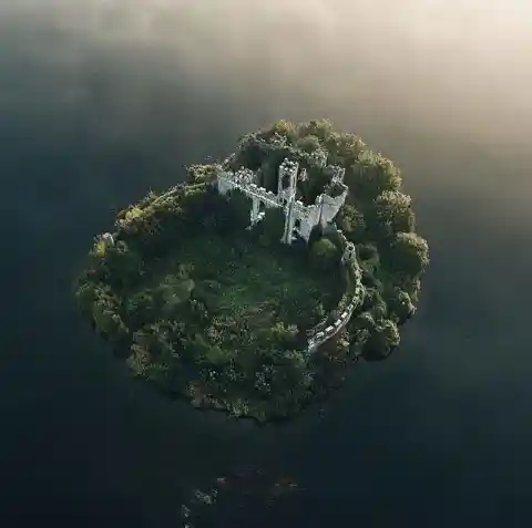 Abandoned Castle - County Roscommon, Ireland