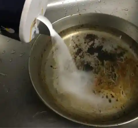 Cleaning Burnt Pans