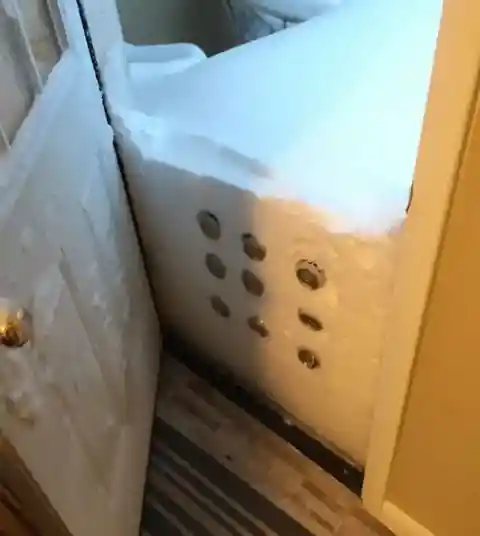 雪のドア前フリーザーの発明