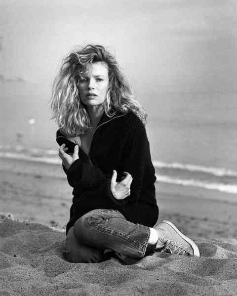 Kim Basinger Poses For A Great Shot!