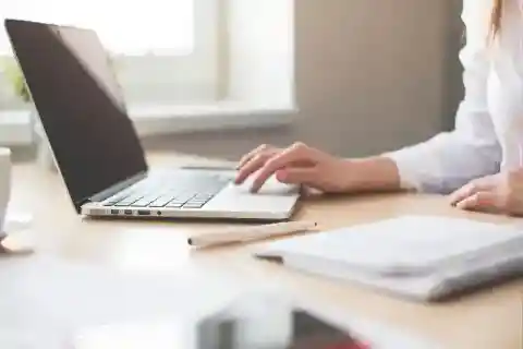 インターネットを徹底的に調べる