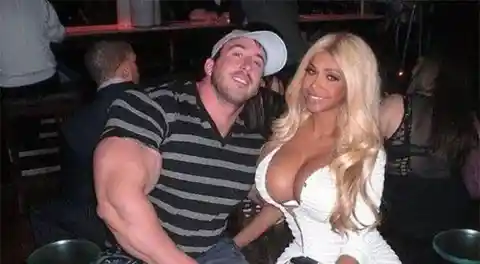Muscle and Curves in the Spotlight