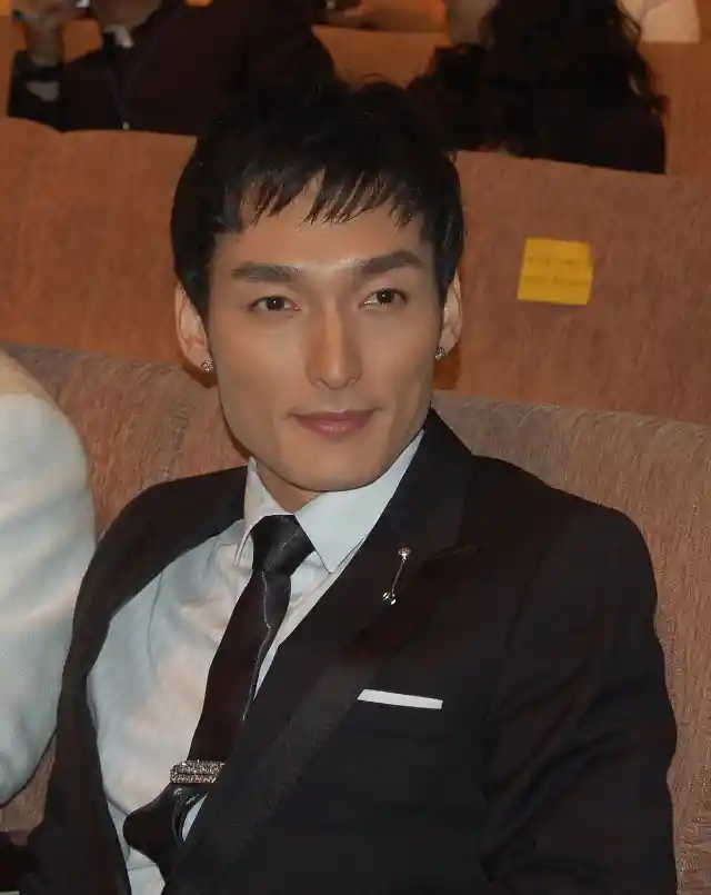 Tsuyoshi Kusanagi: Estimated at $8.17 million USD or approximately ¥1.3 billion